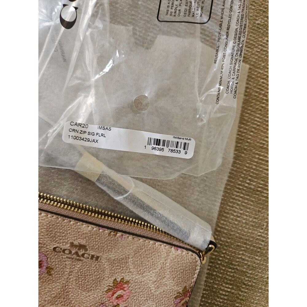 NWT Coach Signature Corner Zip Floral Print Wristlet CAR20 Original Packaging - Picture 2 of 6